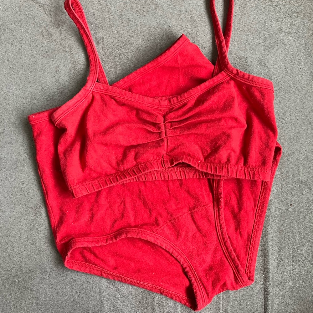ARQ CHERRY BRA(s)+UNDIES(xs)
